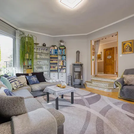Emoeke By Interhome