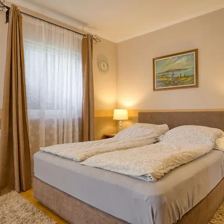 Hébergement de vacances Emoeke By Interhome