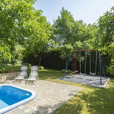 Emoeke By Interhome Feriehus