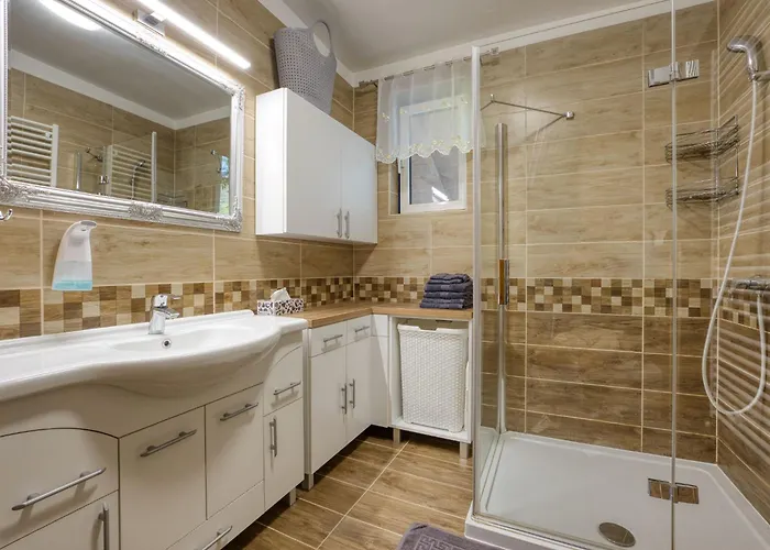 Emoeke By Interhome