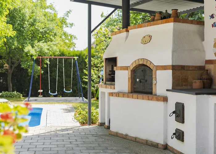 Nyaraló Emoeke By Interhome *